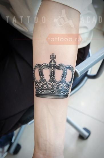 Тату корона. Фото татуировок у девушек и мужчин