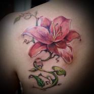 Татуировка розовая лилия