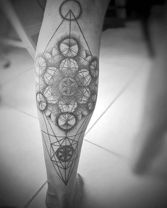 Татуировки в стиле геометрия